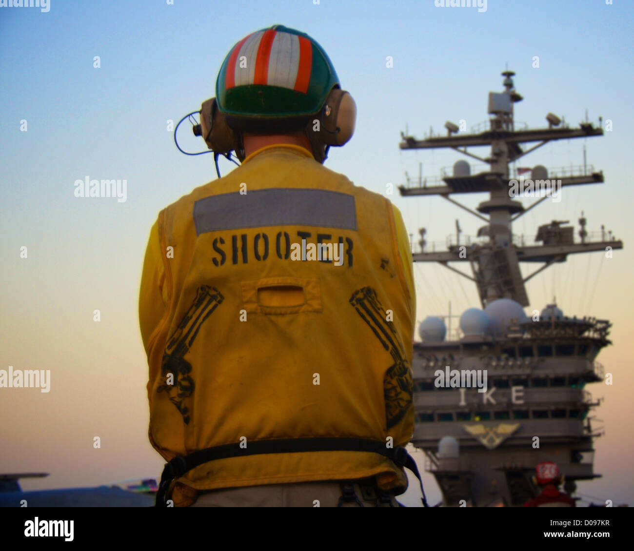 Aircraft launch and recovery hi-res stock photography and images - Alamy
