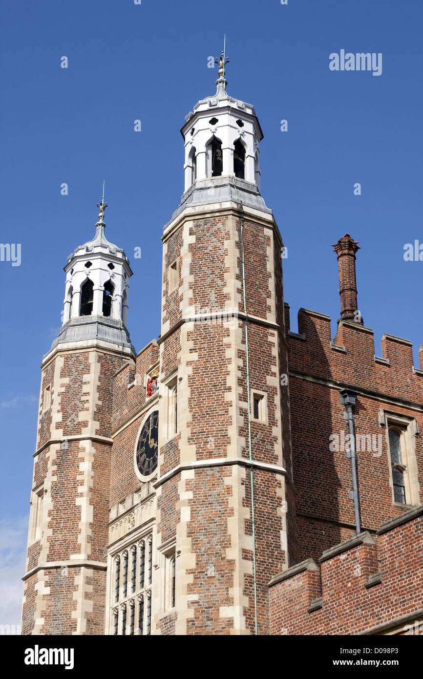 THE MAIN BUILDING AT ETON COLLEGE PRESTIGIOUS SCHOOL ATTENDED PRINCES HARRY WILLIAM DAVID CAMERON PRIME MINISTER GEORGE ORWELL Stock Photo