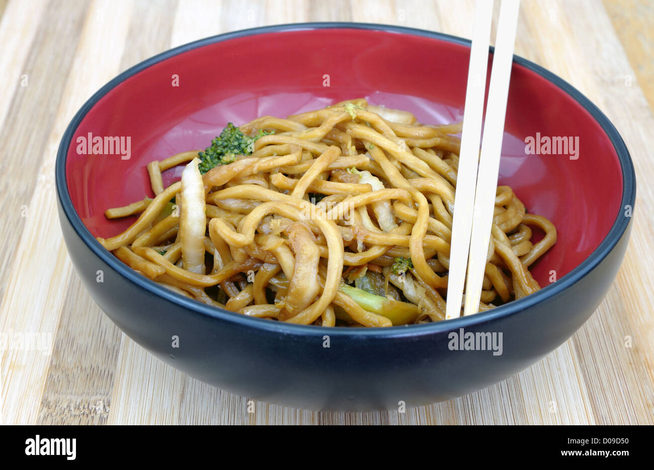 Lo Mein chinese food Stock Photo - Alamy