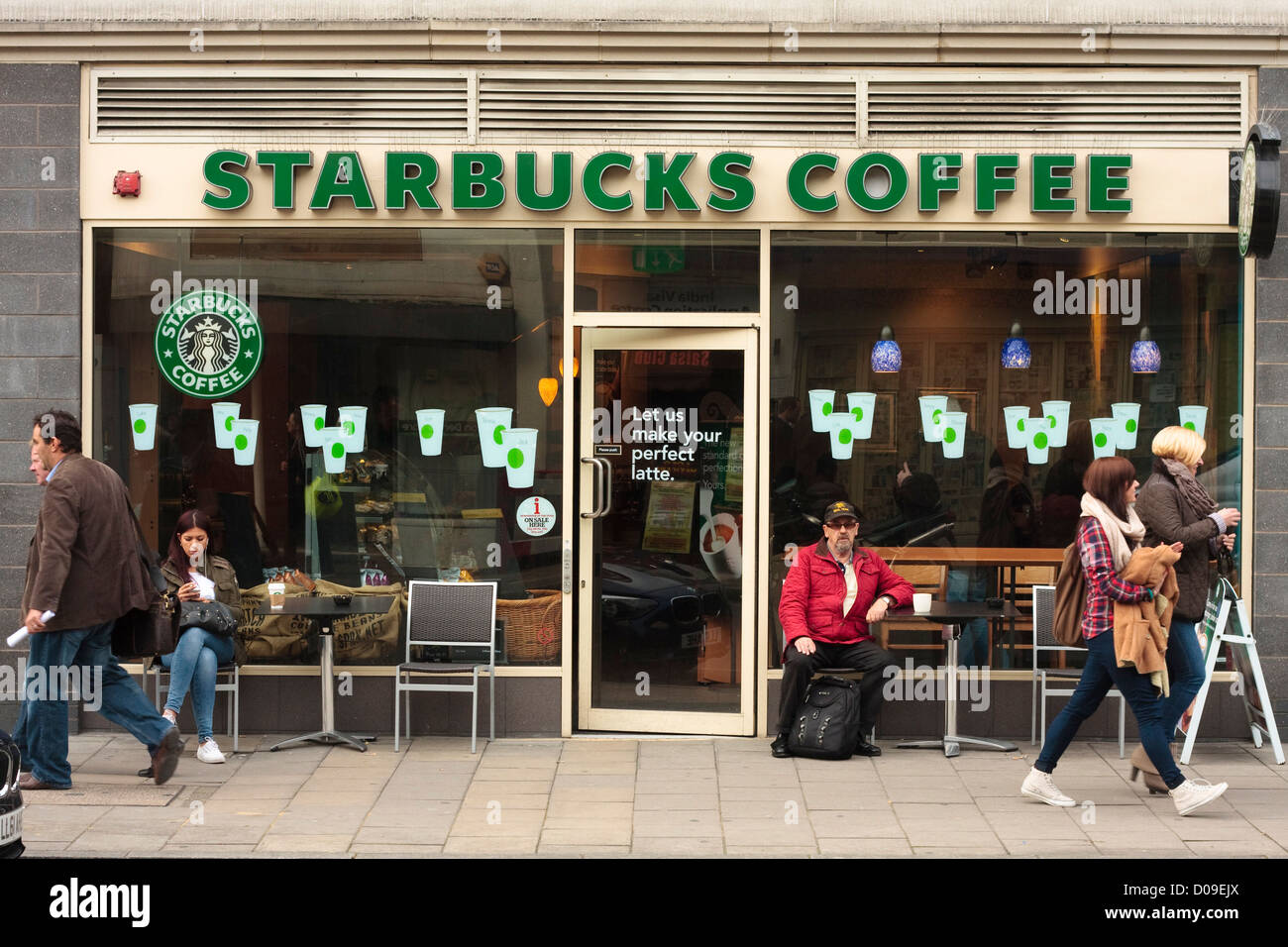 Front facade of a Starbucks coffee shop, London, UK Stock Photo