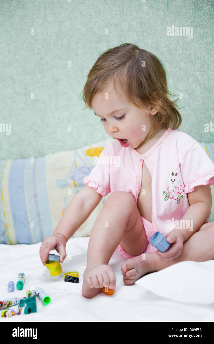 Children playing art painting hi-res stock photography and images - Alamy