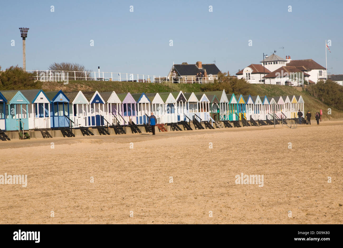 Beach Huts Southwold Suffolk England Stock Photo Alamy beach-huts-southwold-suffolk-england-stock-photo-alamy