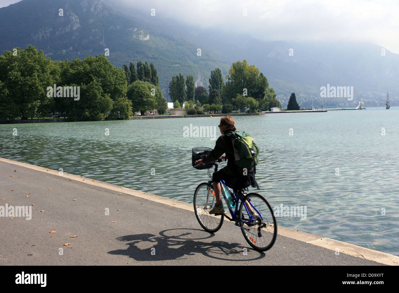 BICYCLE BY THE SIDE OF LAKE ANNECY HAUTE-SAVOIE (74) FRANCE Stock Photo