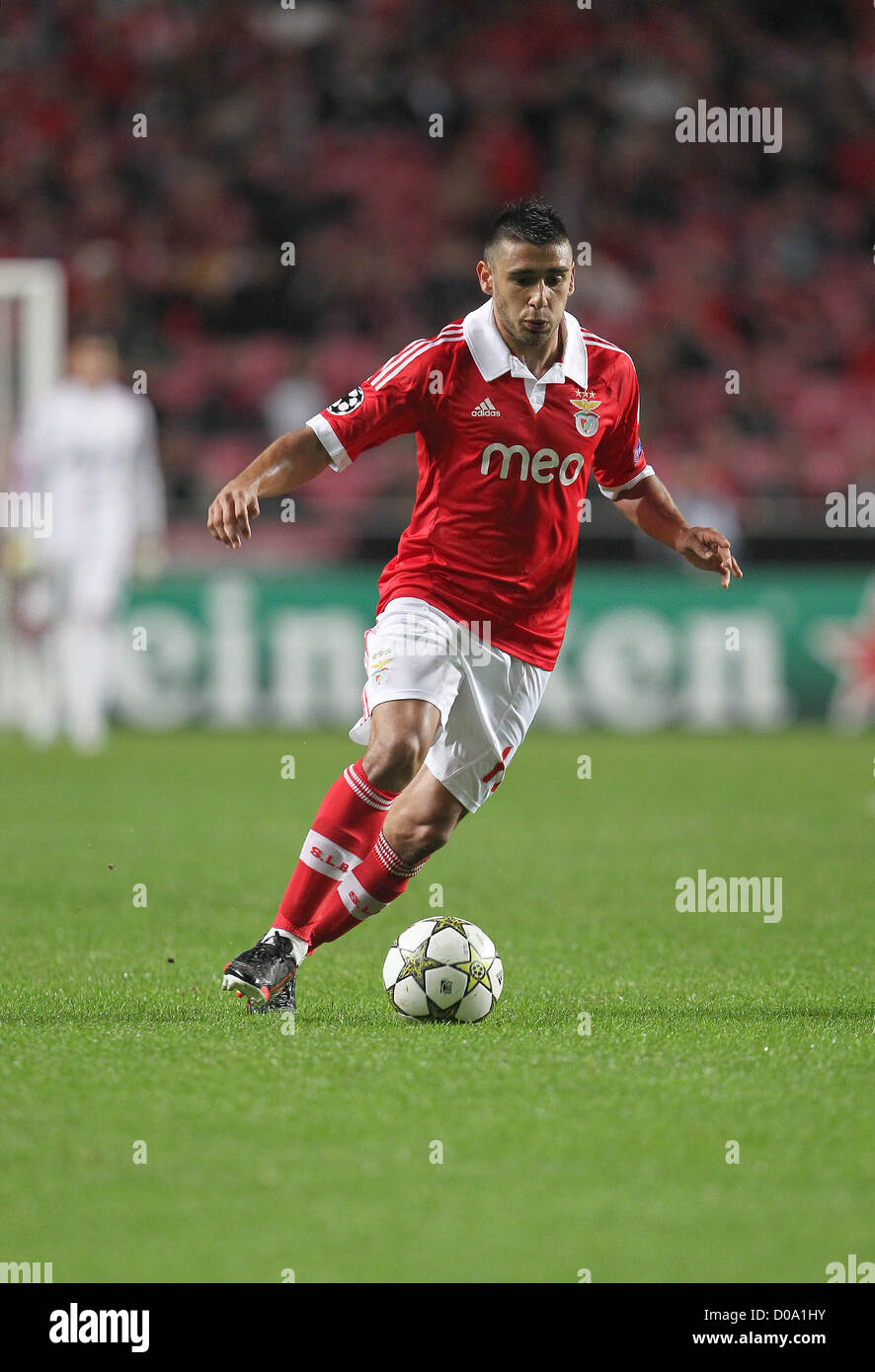 Lisbon, Portugal. 20th November 2012. Benfica's forward Eduardo Salvio  during the group G UEFA Champions League football match between Benfica and  Celtic at Luz Stadium in Lisbon on November 20, 2012. Photo /