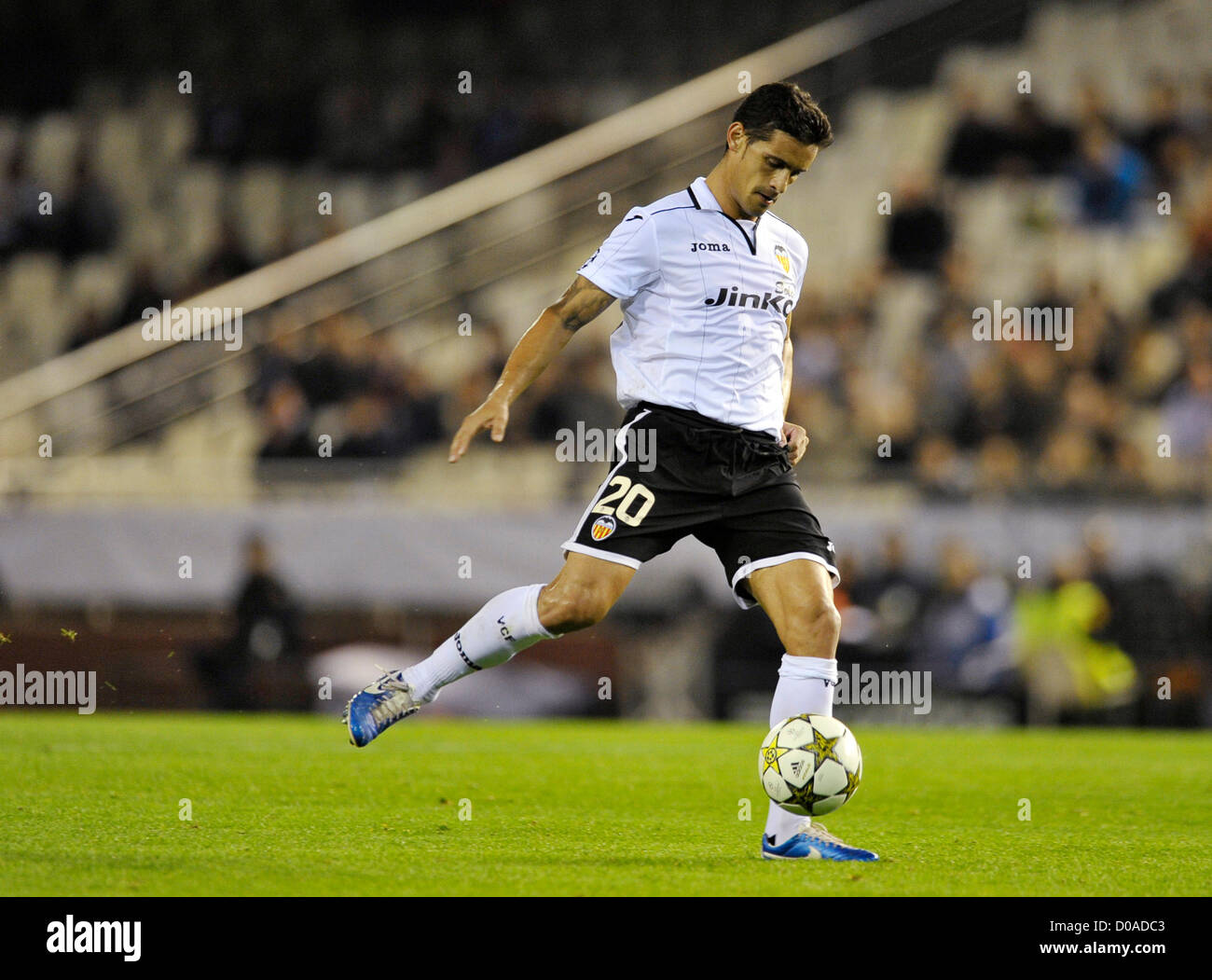 Valencia, Spain. 20th November 2012. 20.10.2012, Football, Champions League, Group Phase Matchday 5 in Mestalla Stadium, CF Valencia ( white) - FC Bayern Munich (red) 1:1 ----- Ricardo Costa (Valencia) Stock Photo