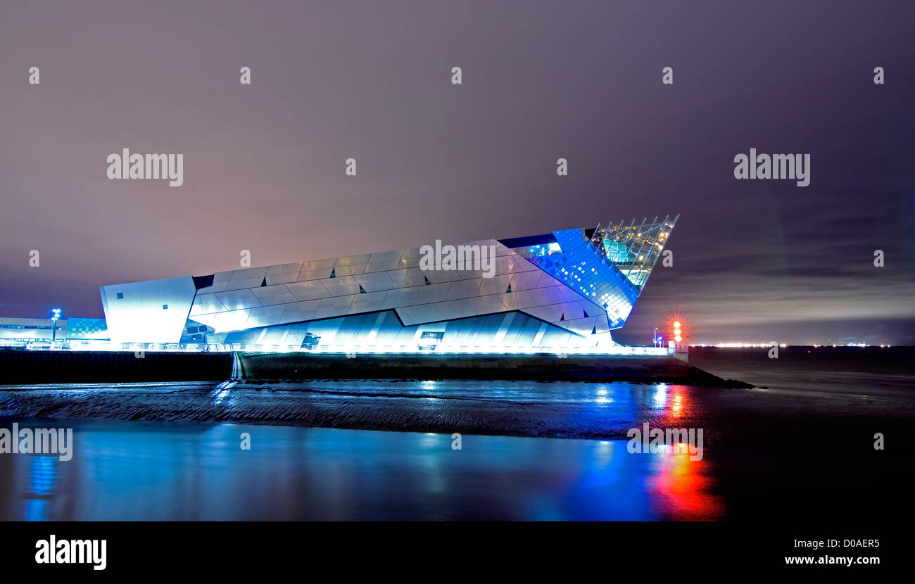 The Deep aquarium in Hull Stock Photo Alamy