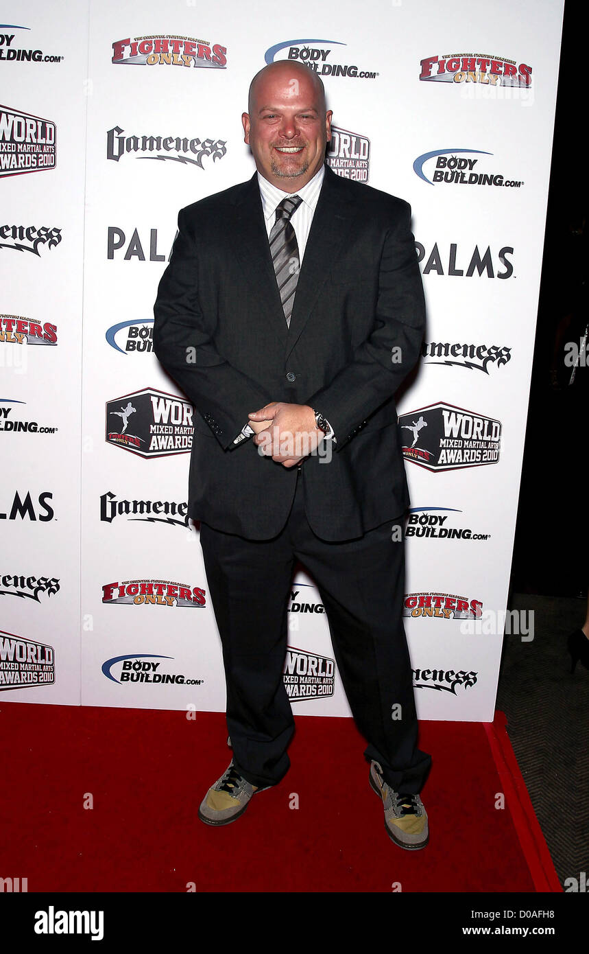 ¿Cuánto mide Rick Harrison? Real height Rick-harrison-3rd-annual-fighters-only-mixed-martial-arts-awards-held-D0AFH8