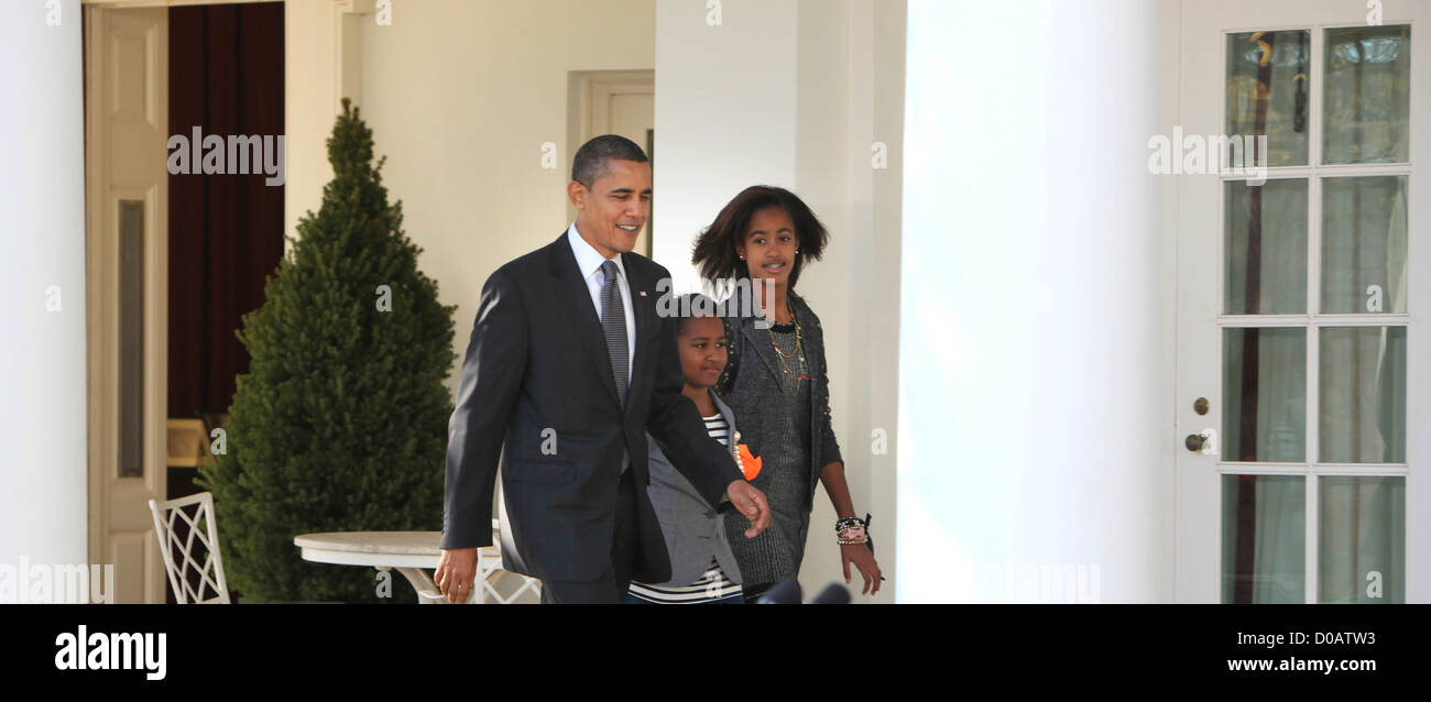 President Obama with his daughters Sasha and Malia President Barack ...