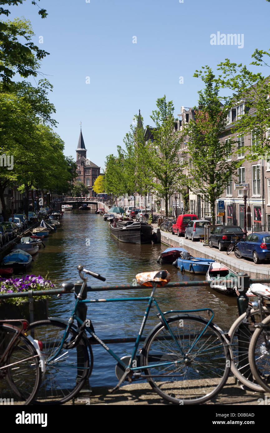 Canal in centrum of Amsterdam (Jordaan Stock Photo - Alamy