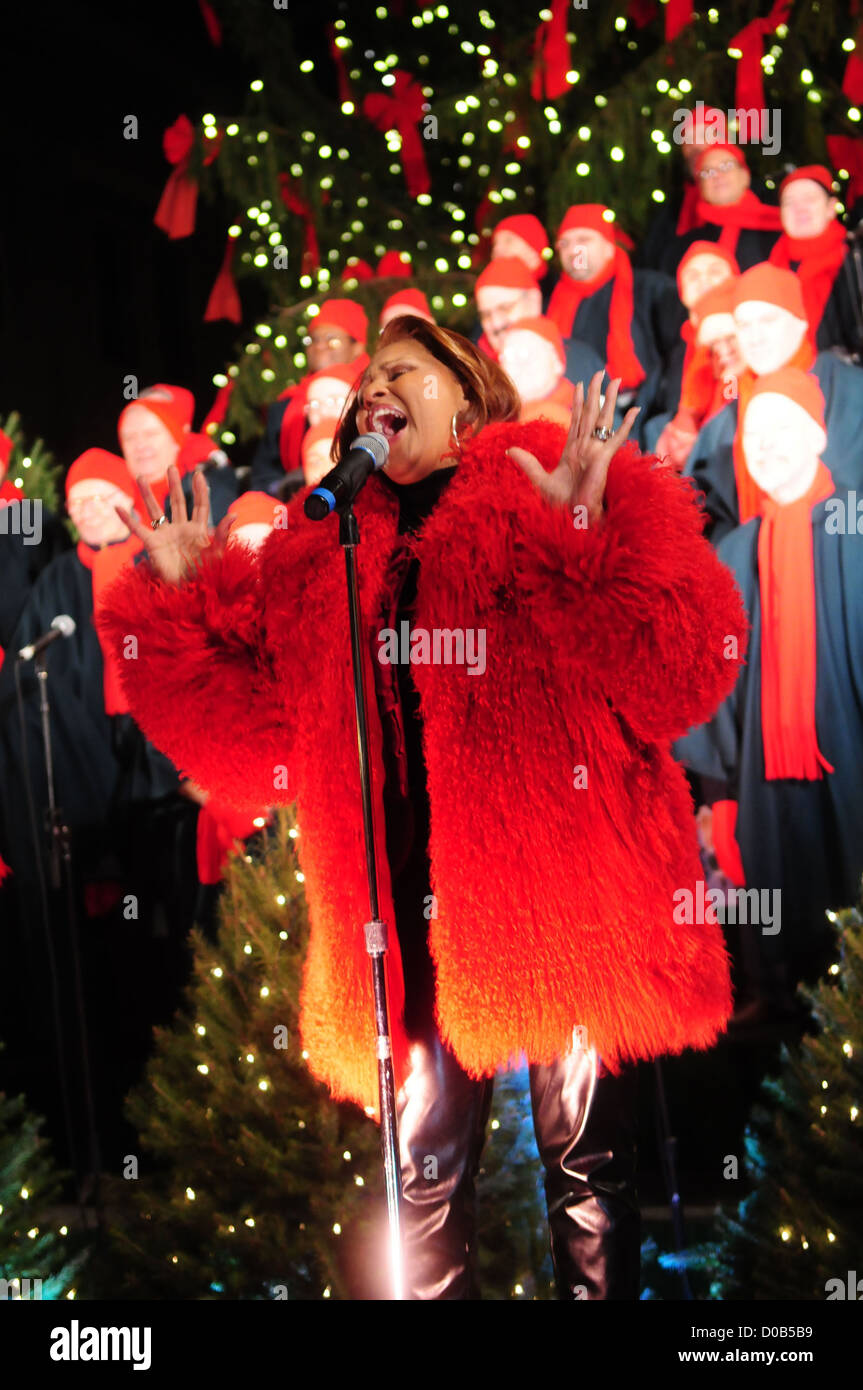 Darlene love christmas hires stock photography and images Alamy