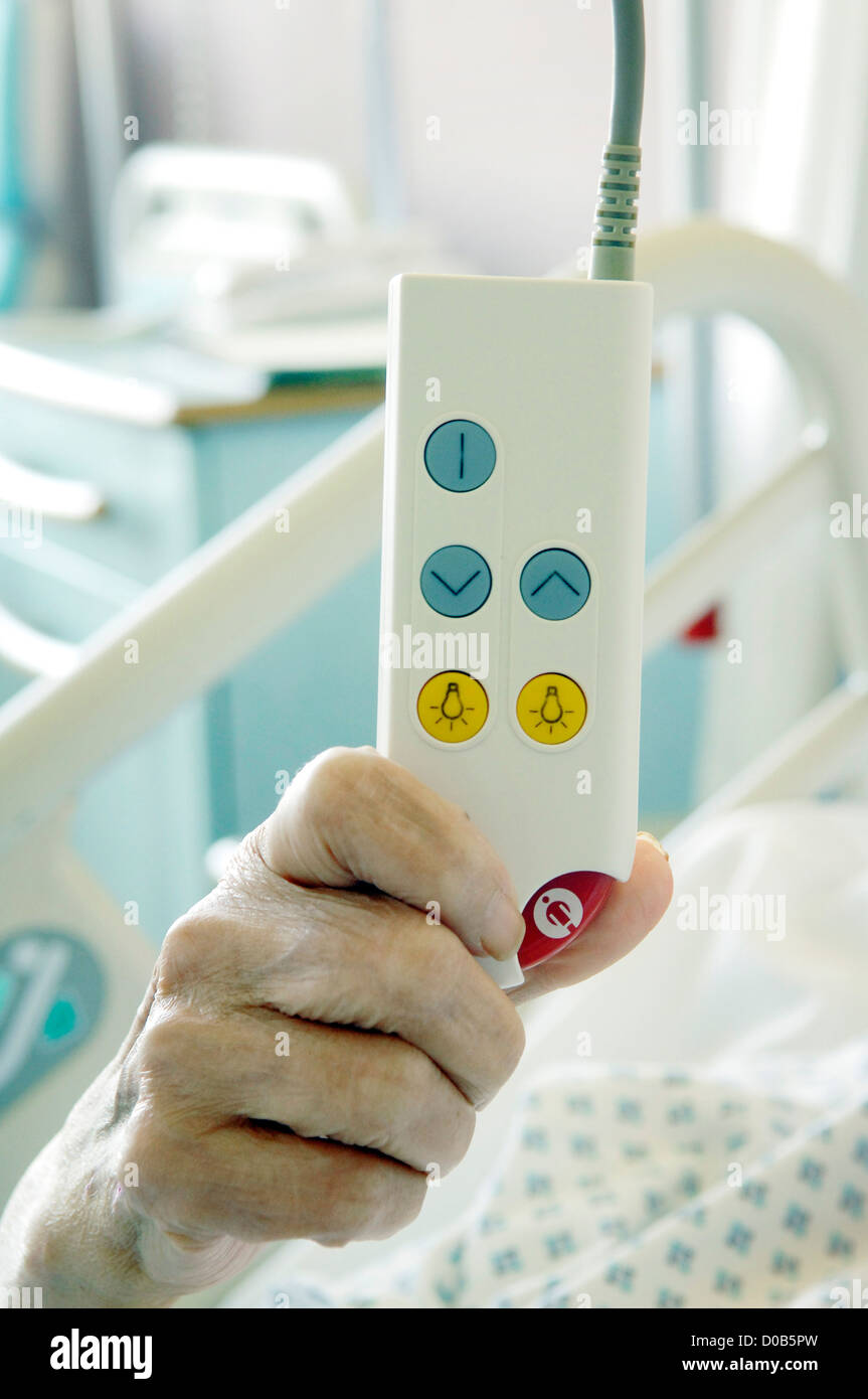 Hospital patient bed call bell hires stock photography and images Alamy