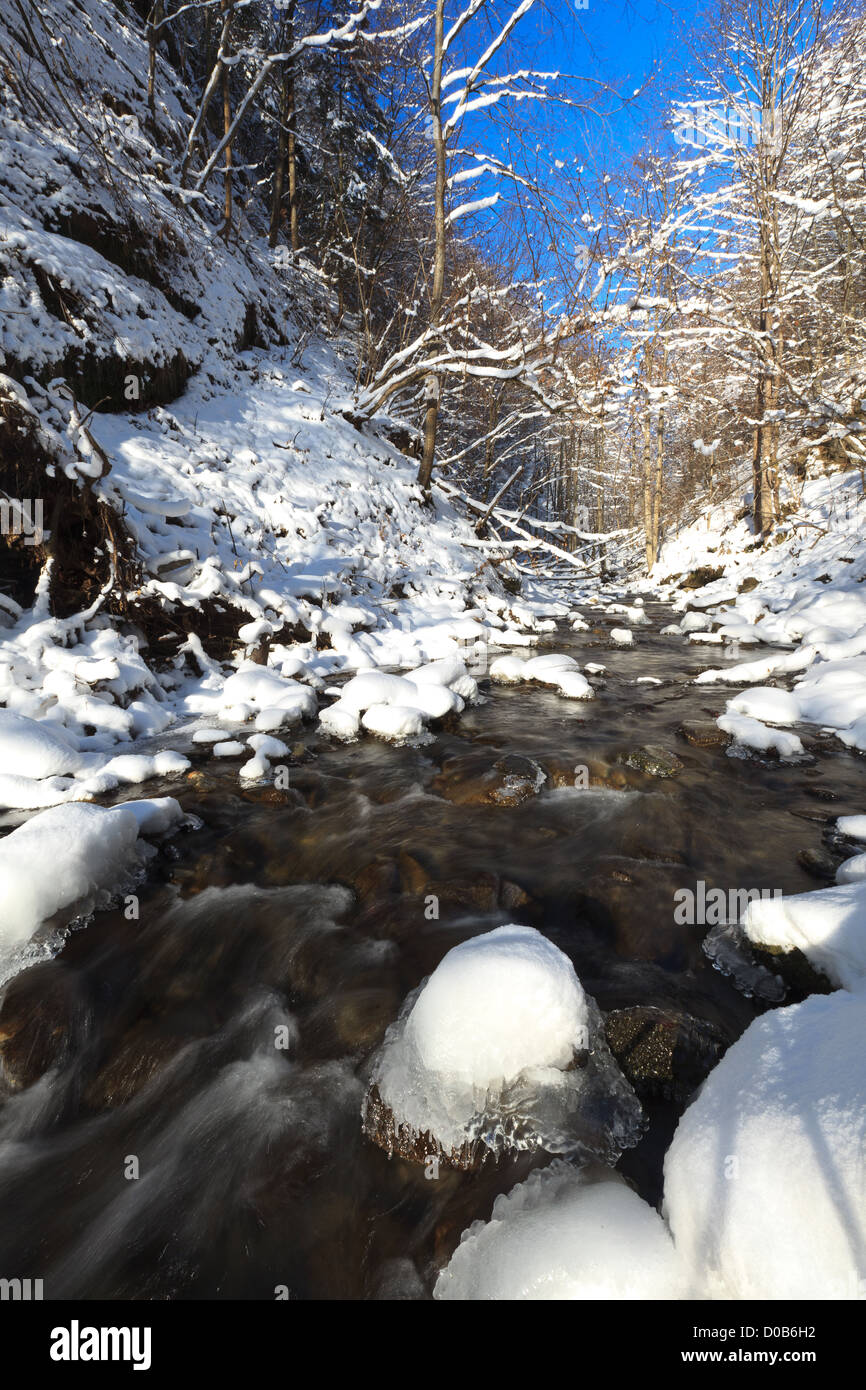 Beautiful river mountain hi-res stock photography and images - Alamy