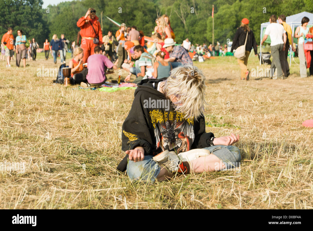 Music festival drunk hi-res stock photography and images - Alamy