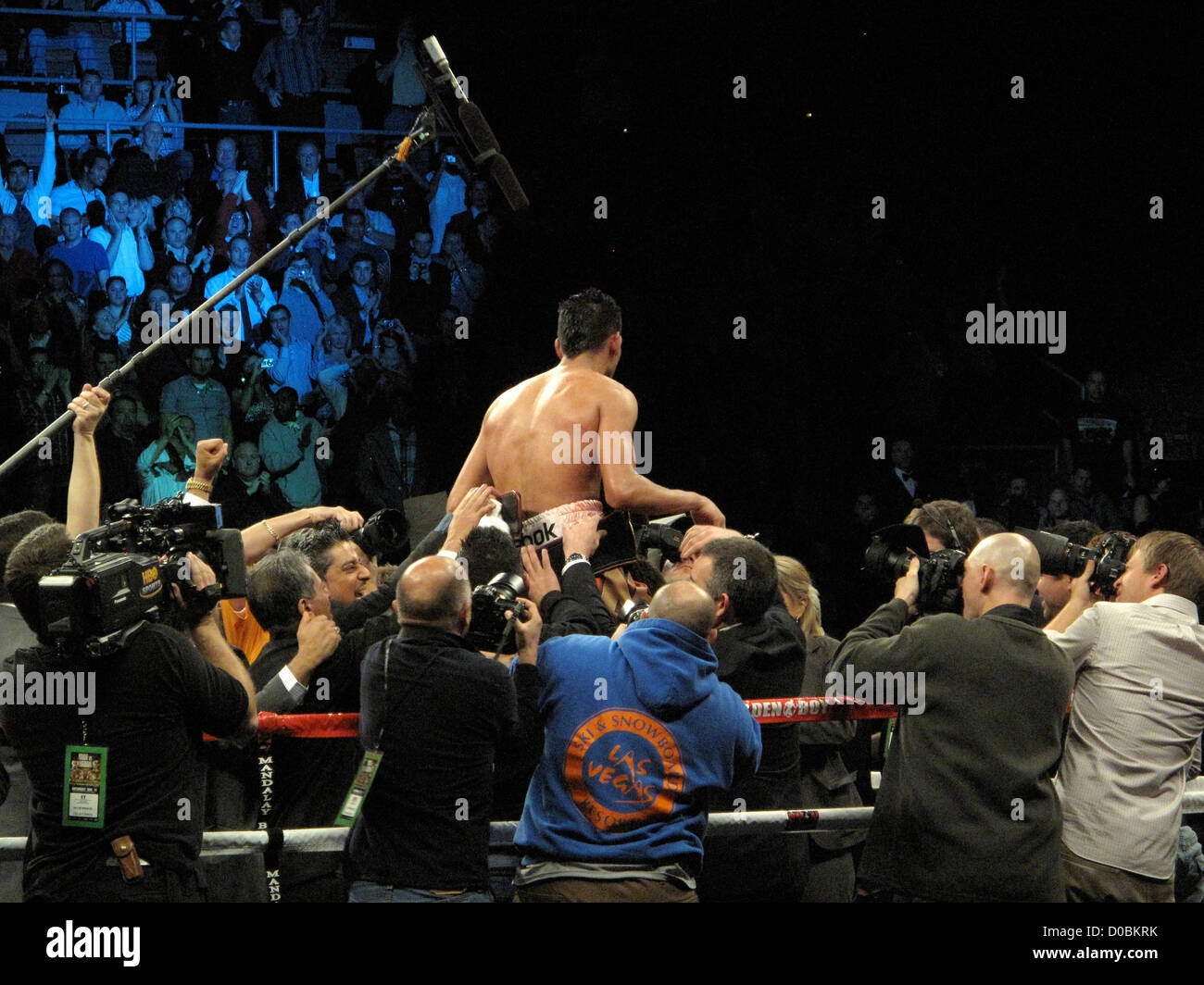 Amir Khan retains his WBA Super Lightweight title Amir Khan Vs Marcos Maidana at the Mandalay Bay Events Center Las Vegas, Stock Photo