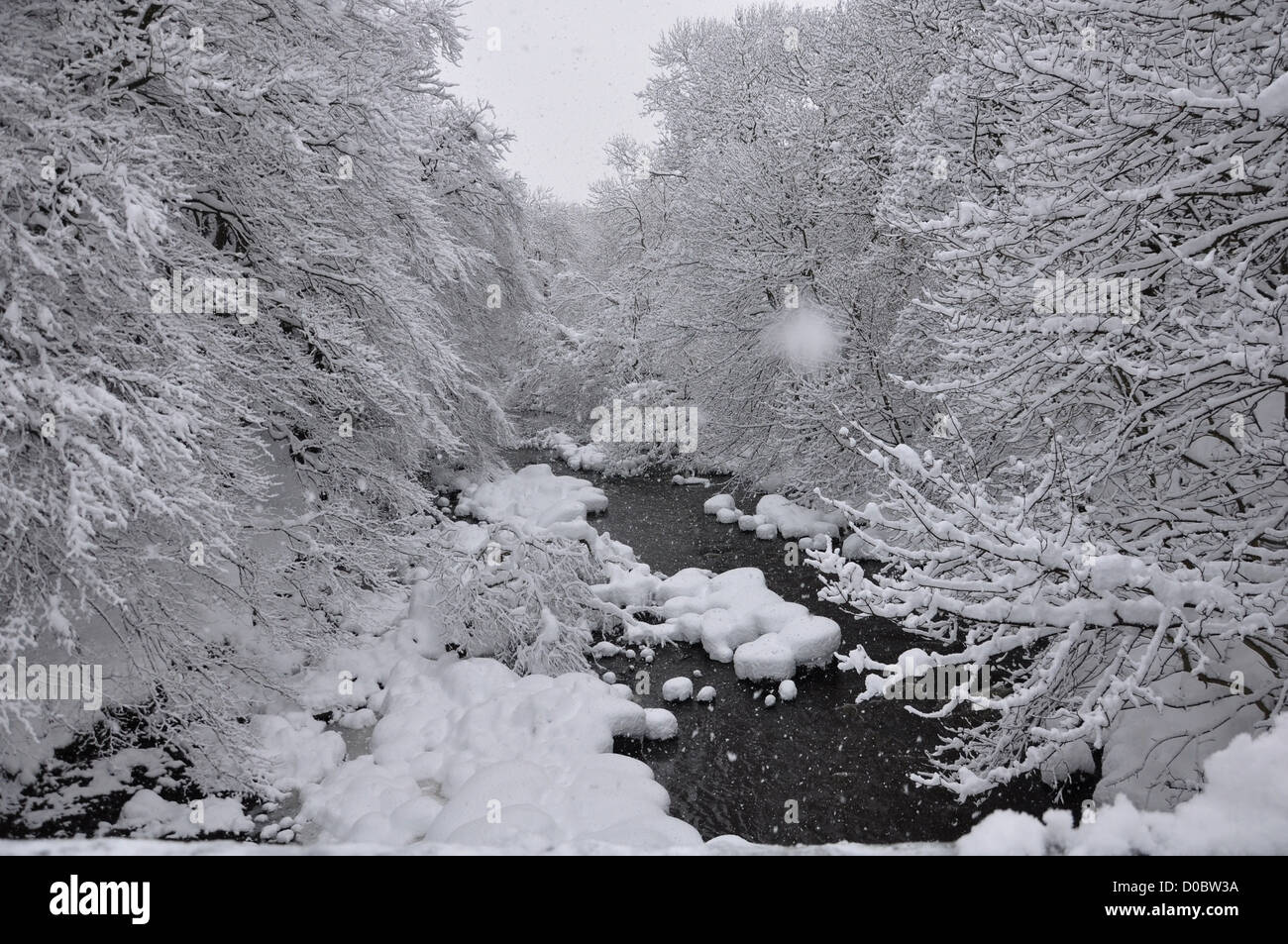Severe weather bring the town centre to a standstill Sw scenes in
