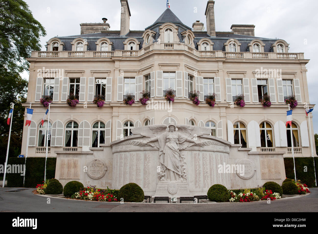 Hotel de Ville and monument to the fallen during world war, Epernay, Champagne Ardenne France Stock Photo