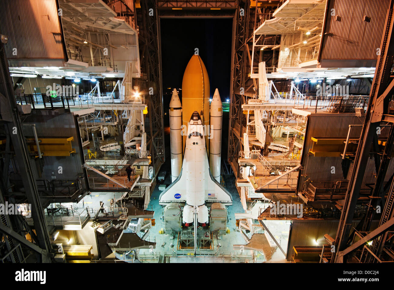 Space shuttle hanger hi-res stock photography and images - Alamy