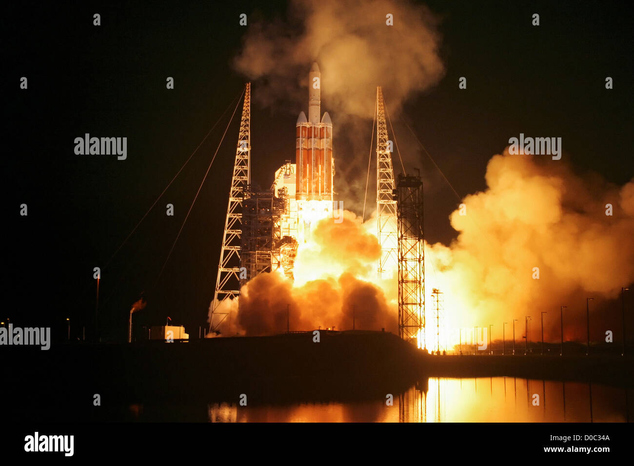 Rocket launches hi-res stock photography and images - Alamy