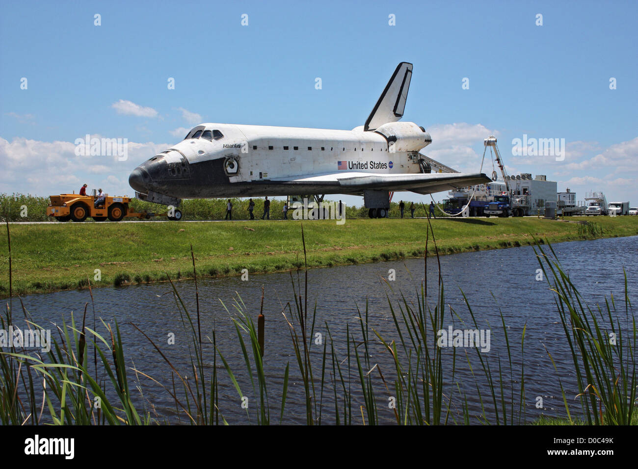 Space shuttle landing facility hi-res stock photography and images - Alamy