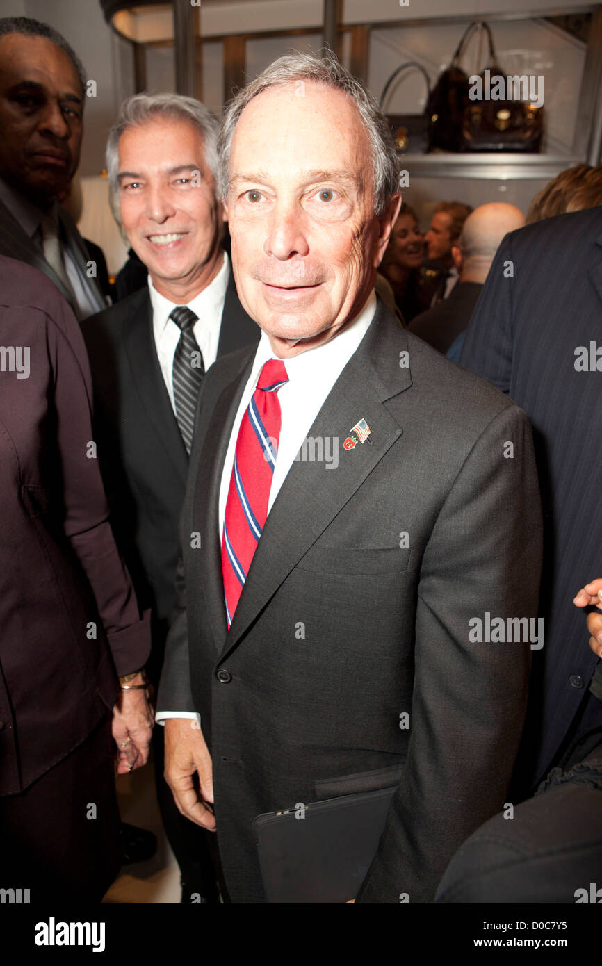 Mayor Michael Bloomberg Ralph Lauren receives the key to New York City at  the opening of his new store at 888 Madison Avenue Stock Photo - Alamy