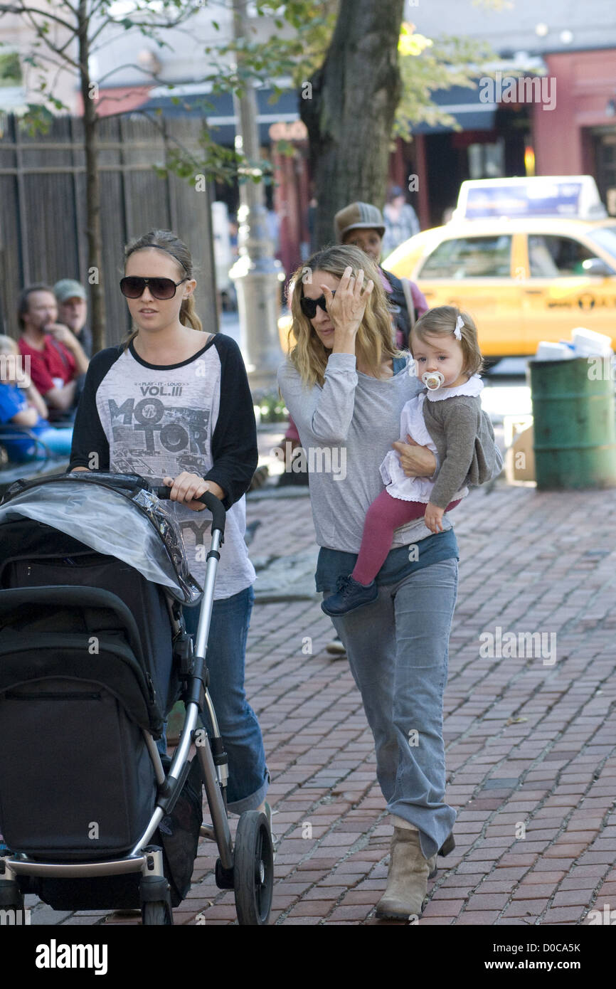 Sarah Jessica Parker takes her daughters Marion and Tabitha to a(02)