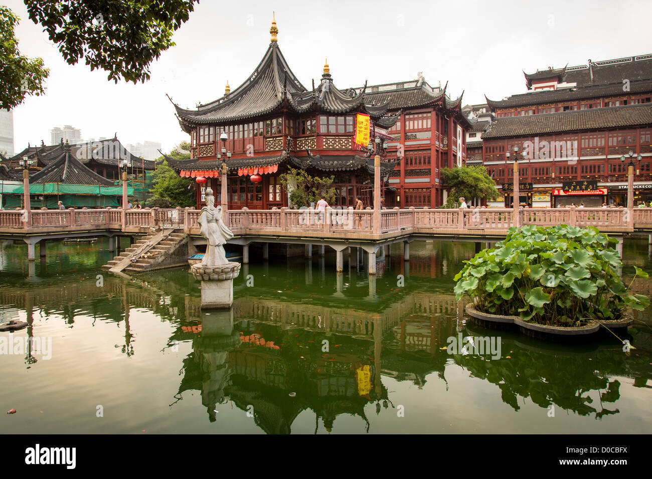 View of the Huxinting Teahouse in Yu Yuan Gardens Shanghai, China Stock Photo