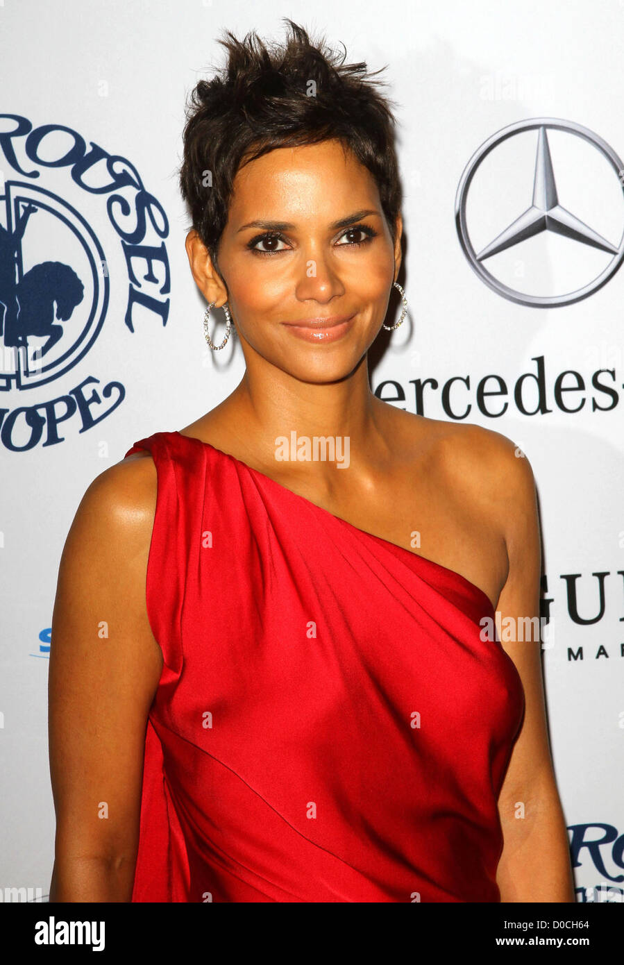 Halle Berry The Nd Annual Carousel Of Hope Ball Held At The Beverly Hilton Hotelarrivals Los 