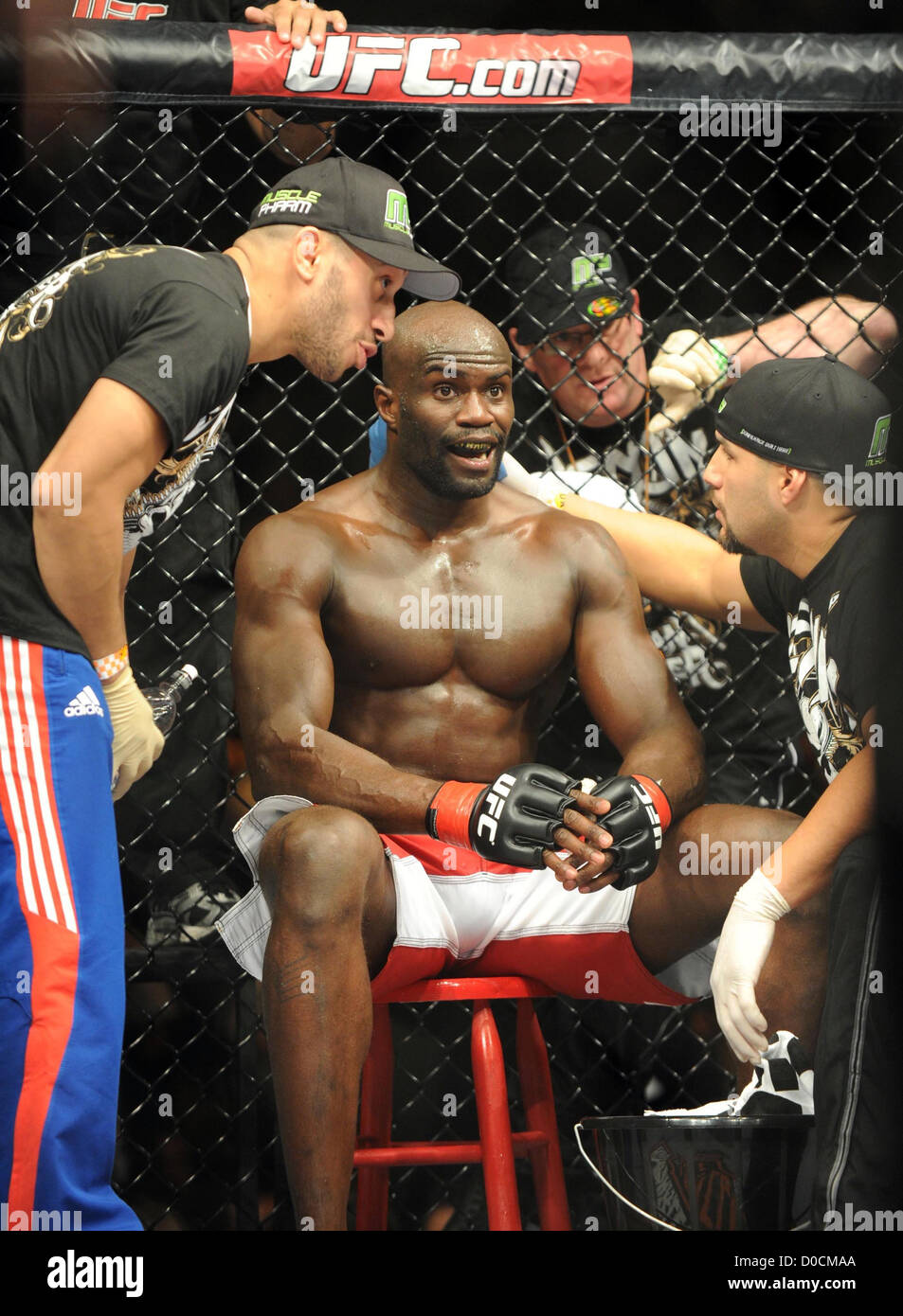 Kongo Ufc Ufc arena france hi-res stock photography and images - Alamy