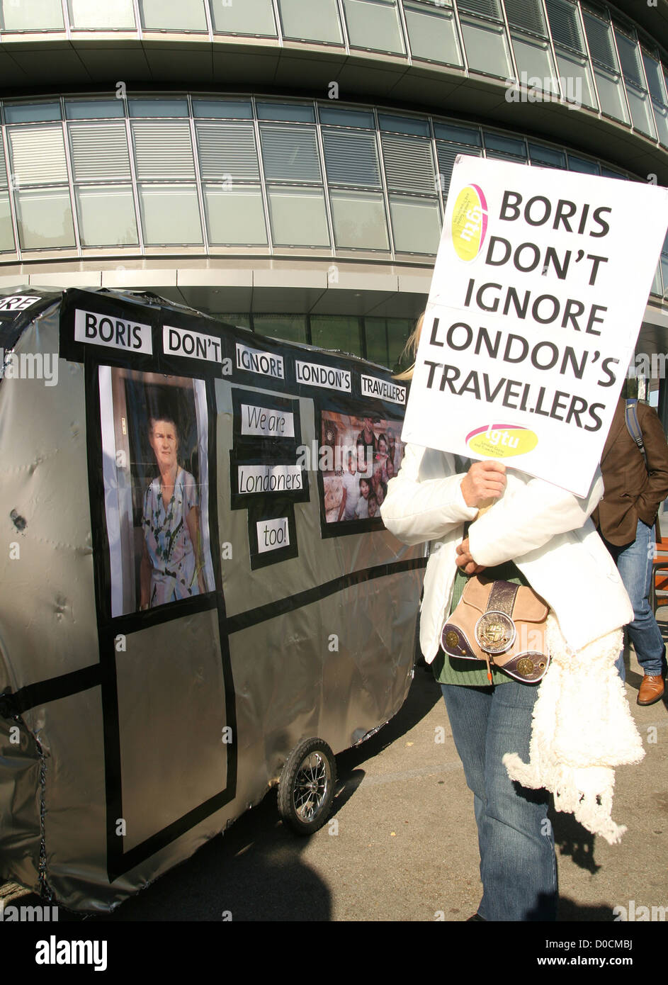 London's gypsies and travellers protest outside City Hall demanding ...