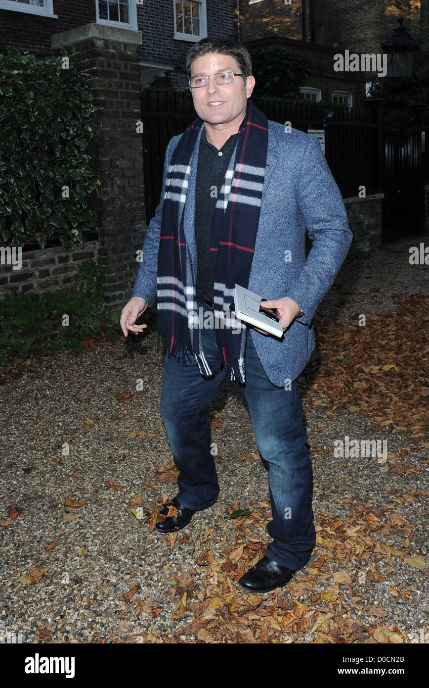 George Michael S Partner Kenny Goss Outside The Star S Home George Stock Photo Alamy