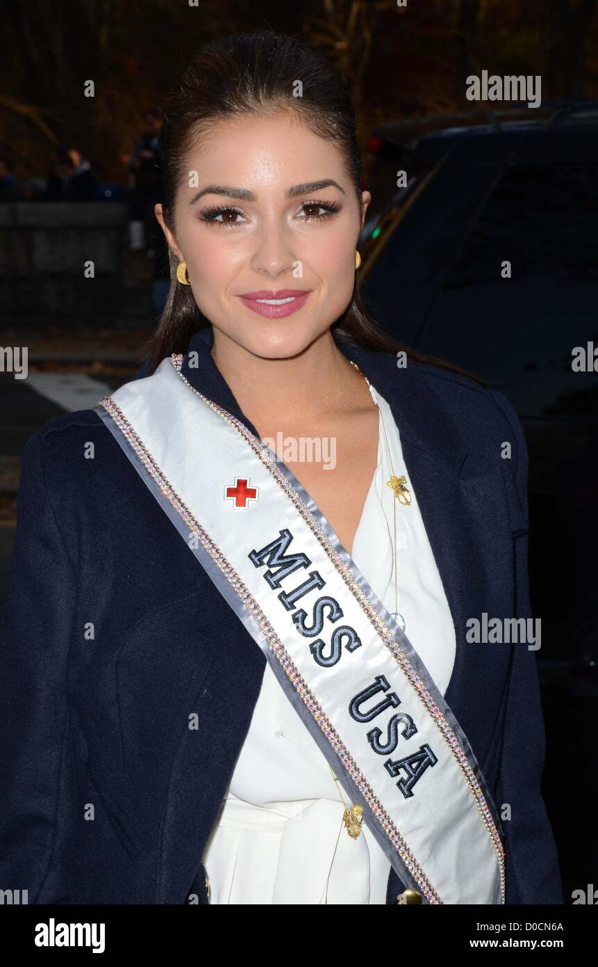 Olivia Culpo at 2012 Macy's Thanksgiving Day Parade, New York, USA