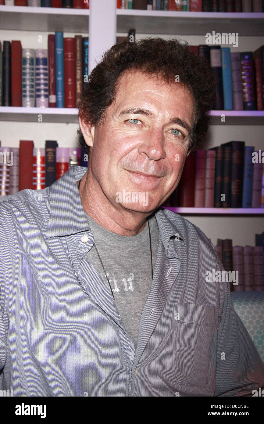 Barry Williams (Greg from The Brady Bunch) Opening night of the Off-Broadway production of 'Eve Plumb in Miss Abigail's guide Stock Photo