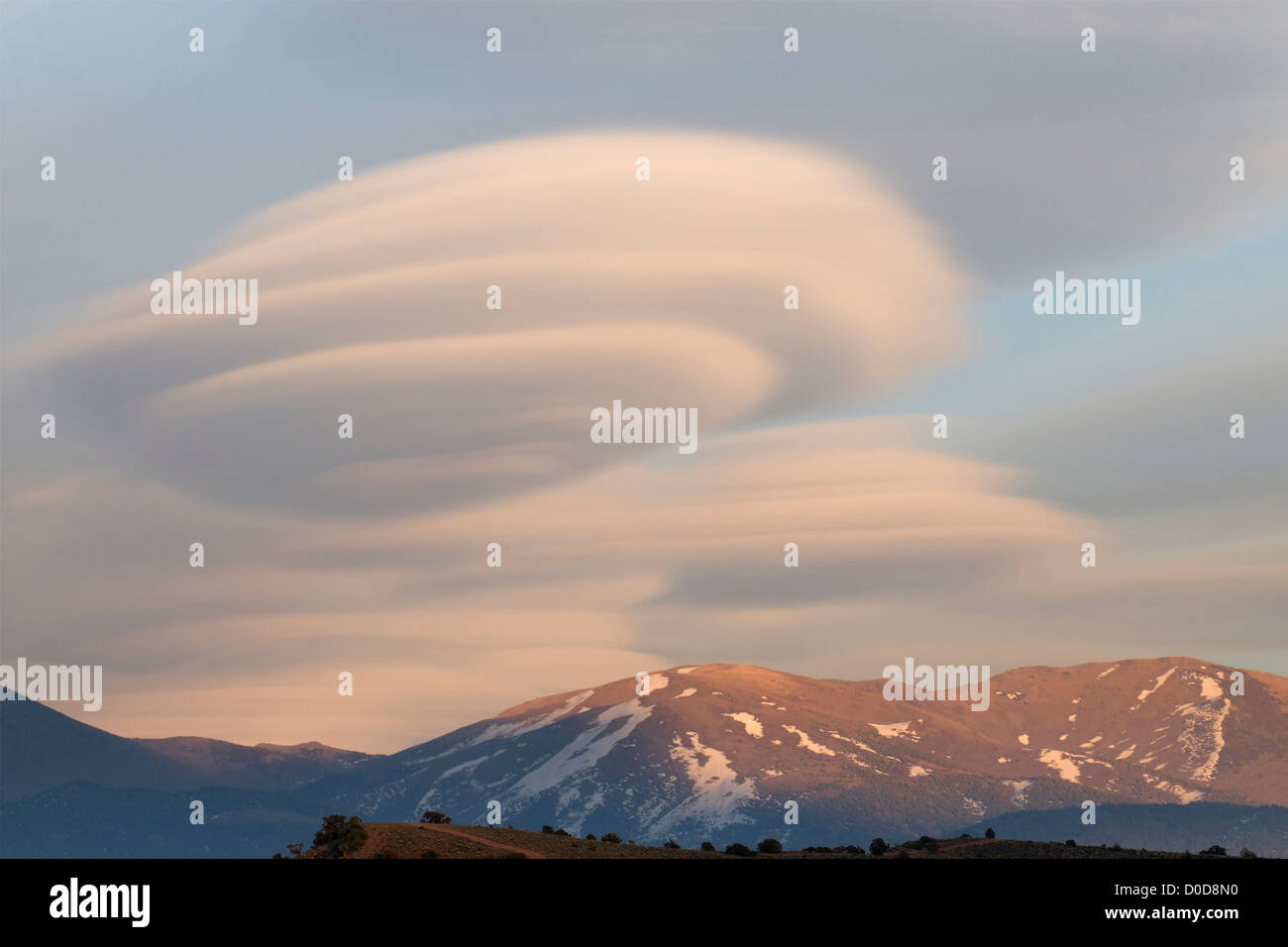 Lenticular Clouds Over Mountains of Western Nevada Stock Photo - Alamy