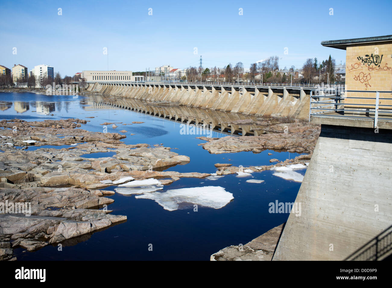 Power plant's dam splits the river Oulujoki into two. The old riverbed