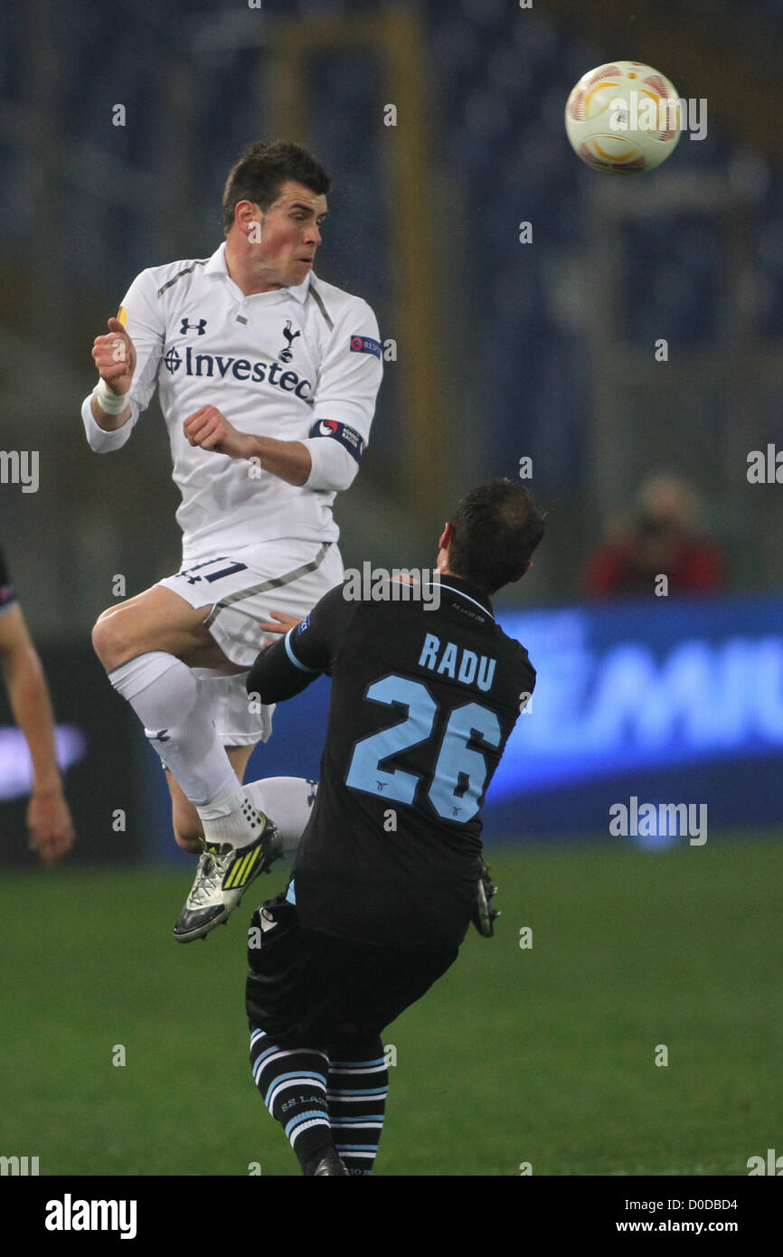 22.11.2012 Rome, Italy. Olympic stadium. Gareth BALE wins the heading daul during the Europa League game between Lazio and Tottenham Hotspur from The Olympic Stadium. Stock Photo