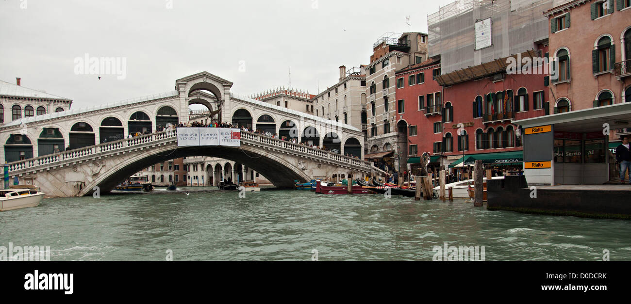 Venice gondola bridge hi-res stock photography and images - Alamy