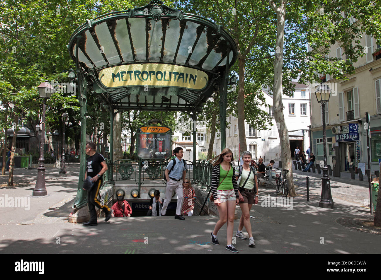 METRO STATION ENTRANCE IN ART NOUVEAU STYLE BUILT HECTOR GUIMARD AT ...