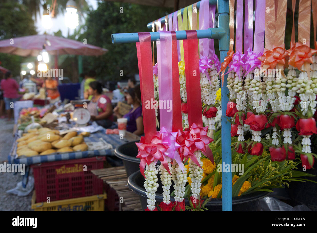 LUCKY CHARM GRIGRIS MADE OF FRESH FLOWERS (ROSES AND JASMIN) THE NIGHT MARKET OF BANGSAPHAN THAILAND Stock Photo