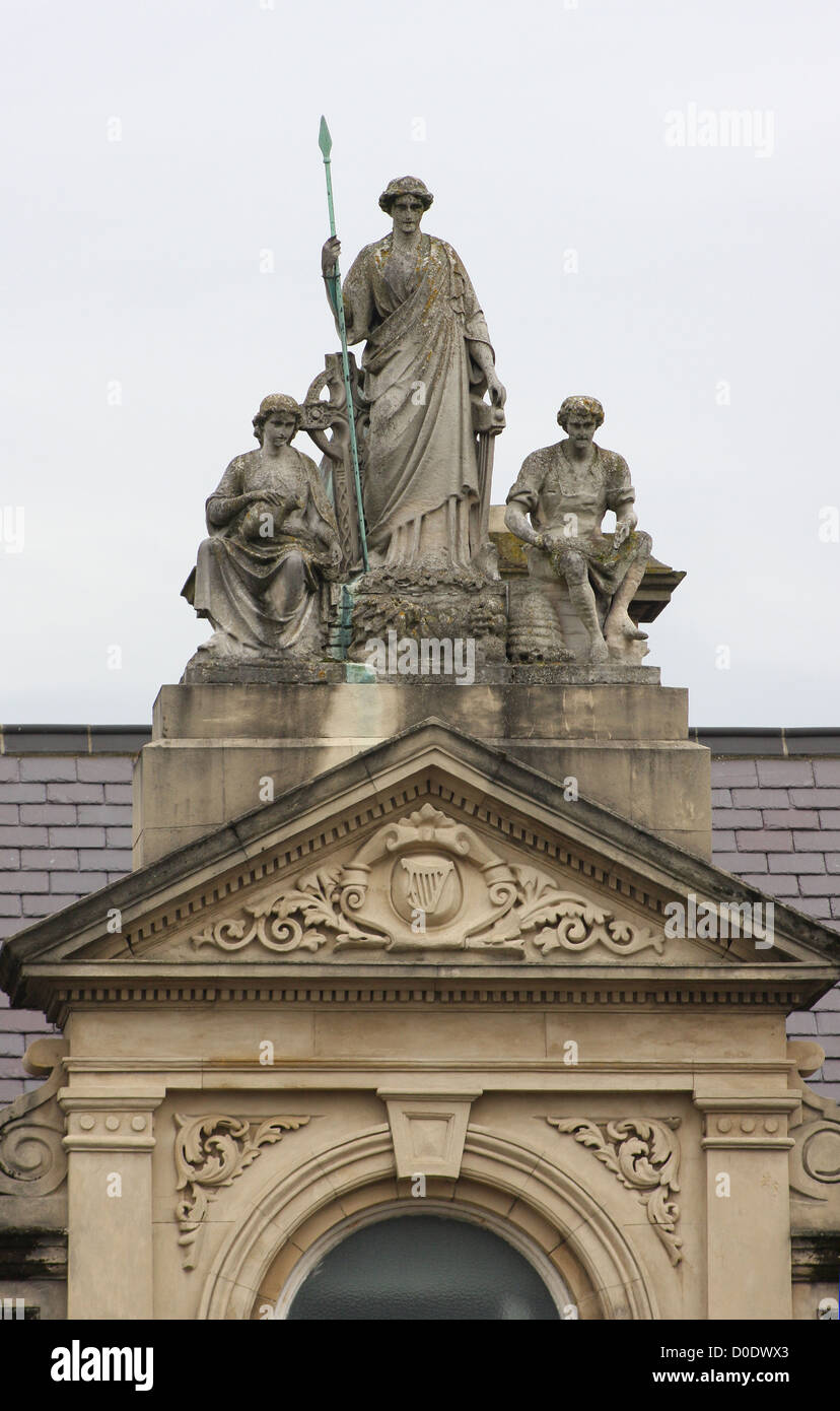 Statues on st columbs hall hires stock photography and images Alamy
