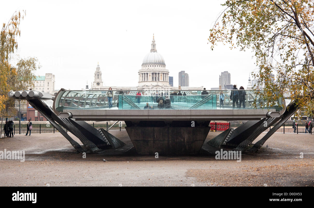 Millennium Bridge and St Paul's Cathedral dome seen from South Bank, London, England, UK Stock Photo