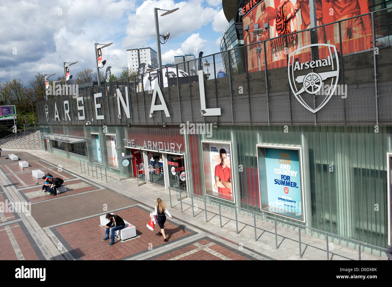 Pekkadillo Fem enkelt The Arsenal Football Club shop and store outside the Emirates Stadium.  Called 'The Armoury' it is the club's flagship store Stock Photo - Alamy