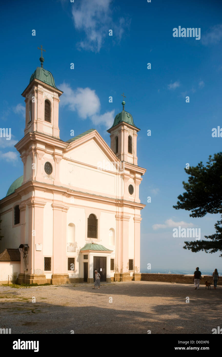 Österreich, Wien 19, Kirche am Leopoldsberg Stock Photo Alamy