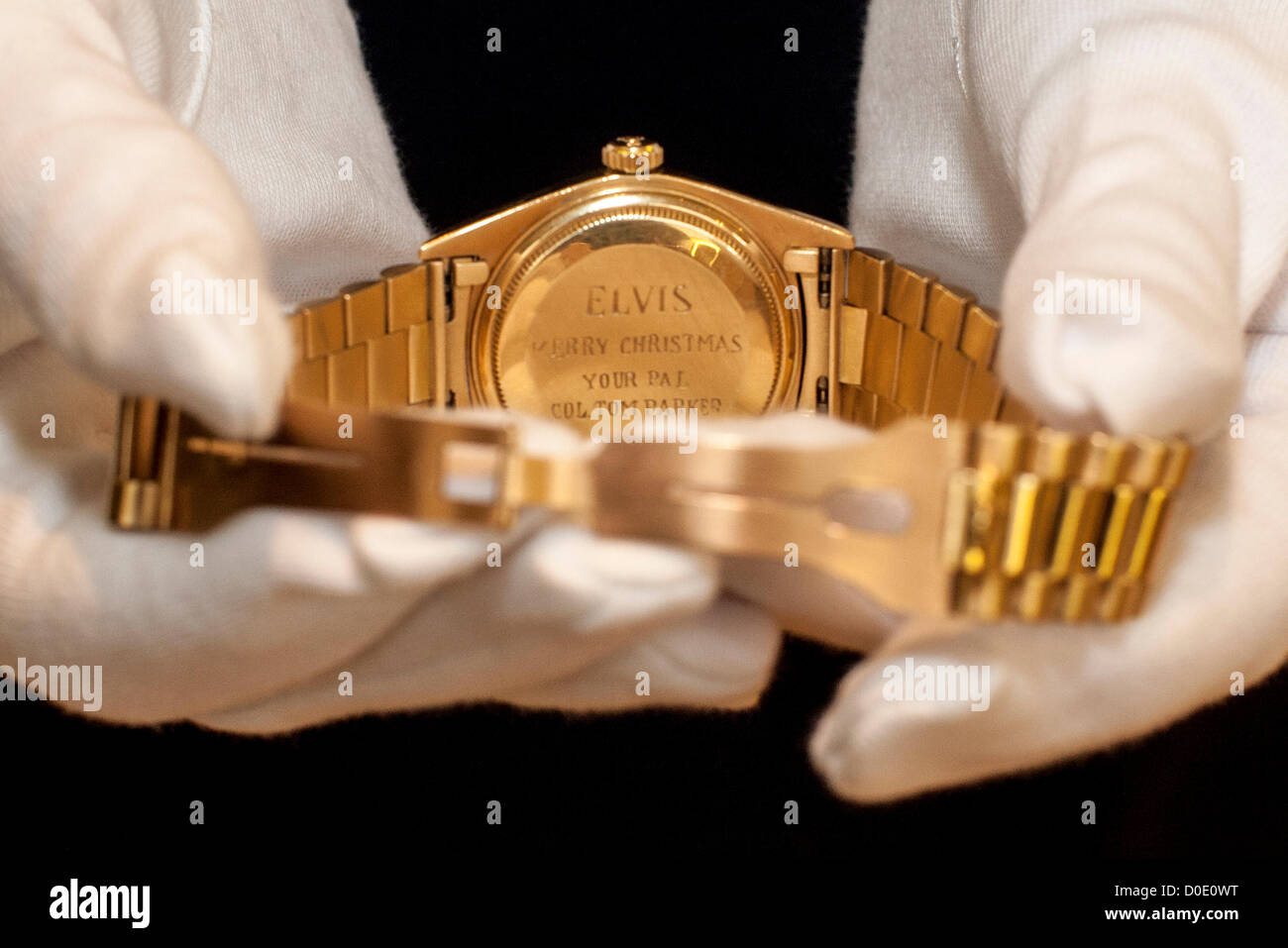 Auction at Christie's.  23/11/2012 , London, United Kingdom - Elvis Presley's  fine and rare 18ct. gold and diamond-set automatic calendar wristwatch with bracelet, by Rolex  Signed Rolex, Oyster Perpetual, Day Date, ref. 1803, case no. 5016633, manufactured in 1976     Credit:  Mario Mitsis / Alamy Live News. Stock Photo