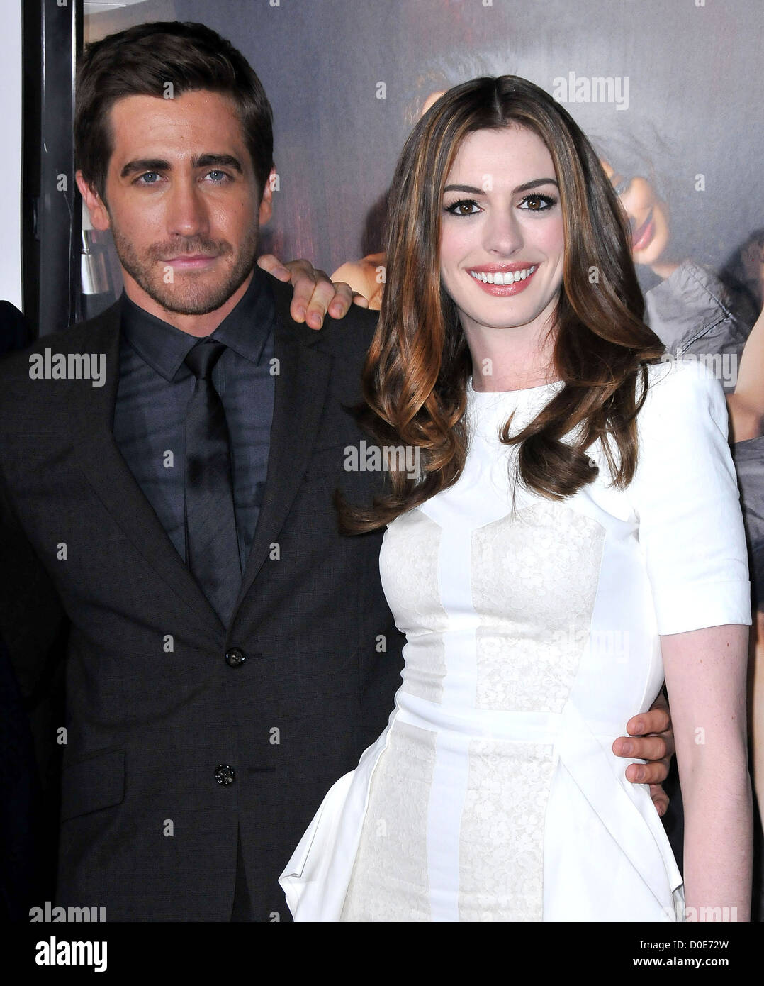 энн хэтэуэй и джейк гилленхаал. энн хэтэуэй и джейк гилленхаал. джейк джилленхол и энн хэтэуэй. джейк джилленхол и энн хэтэуэй фотосессия. энн хэтэуэй и джилленхол.