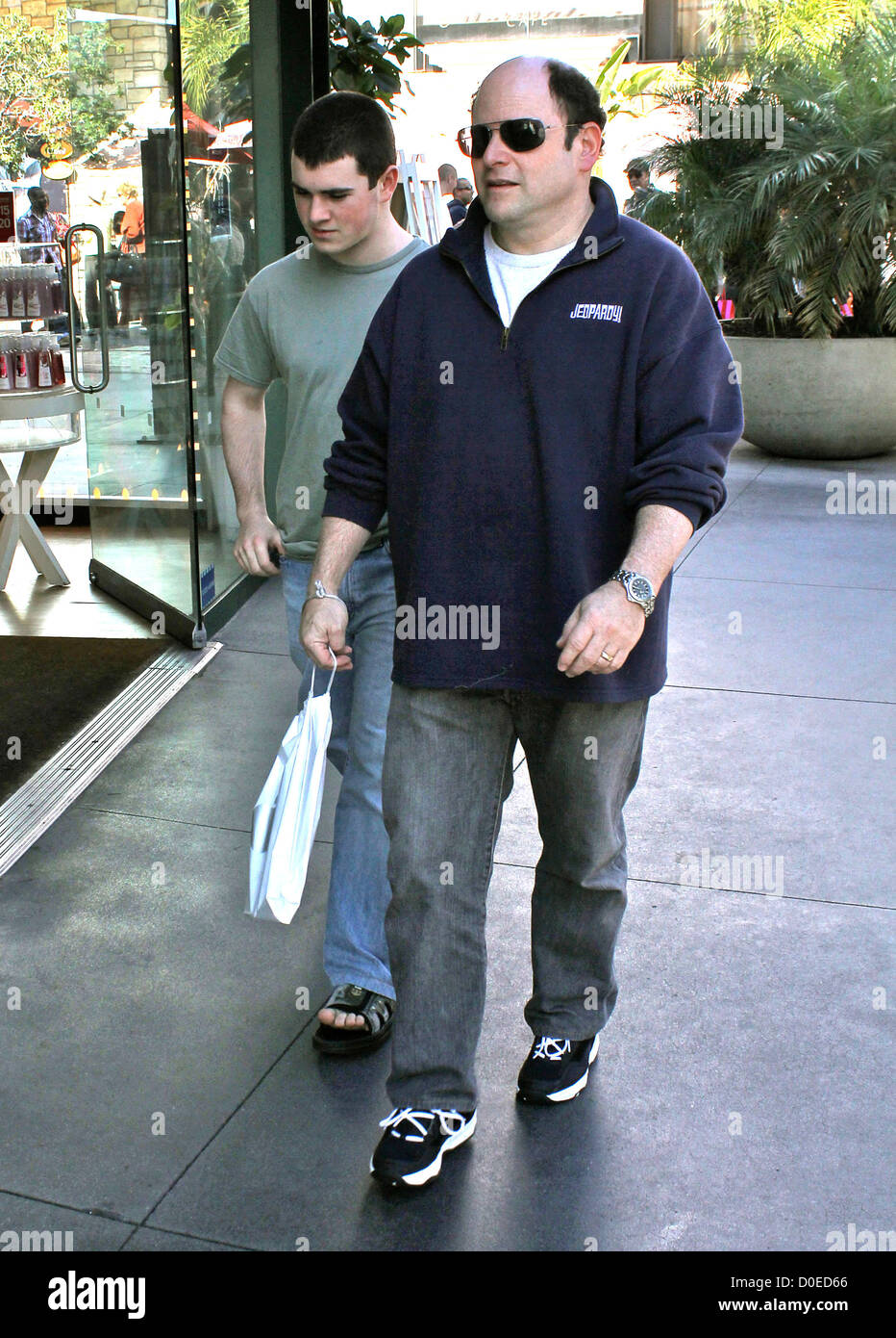 Jason Alexander and his son shopping in West Hollywood Los Angeles California The Media Circuit/ Stock Photo
