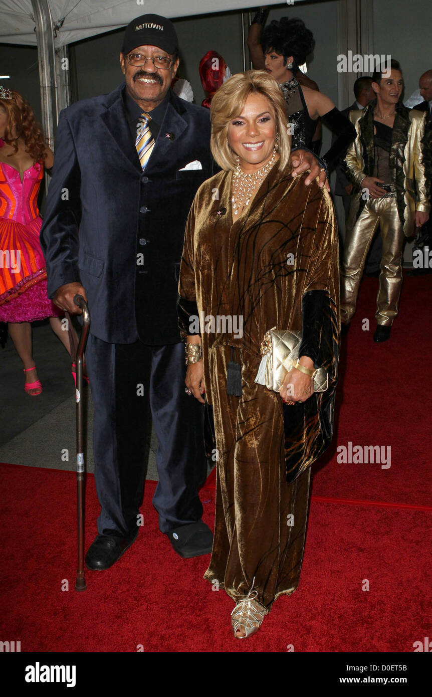 Bobby Rogers, Claudette Robinson the 50th anniversary birthday bash for the Hollywood Walk of Fame Held On the Walk of Fame Stock Photo