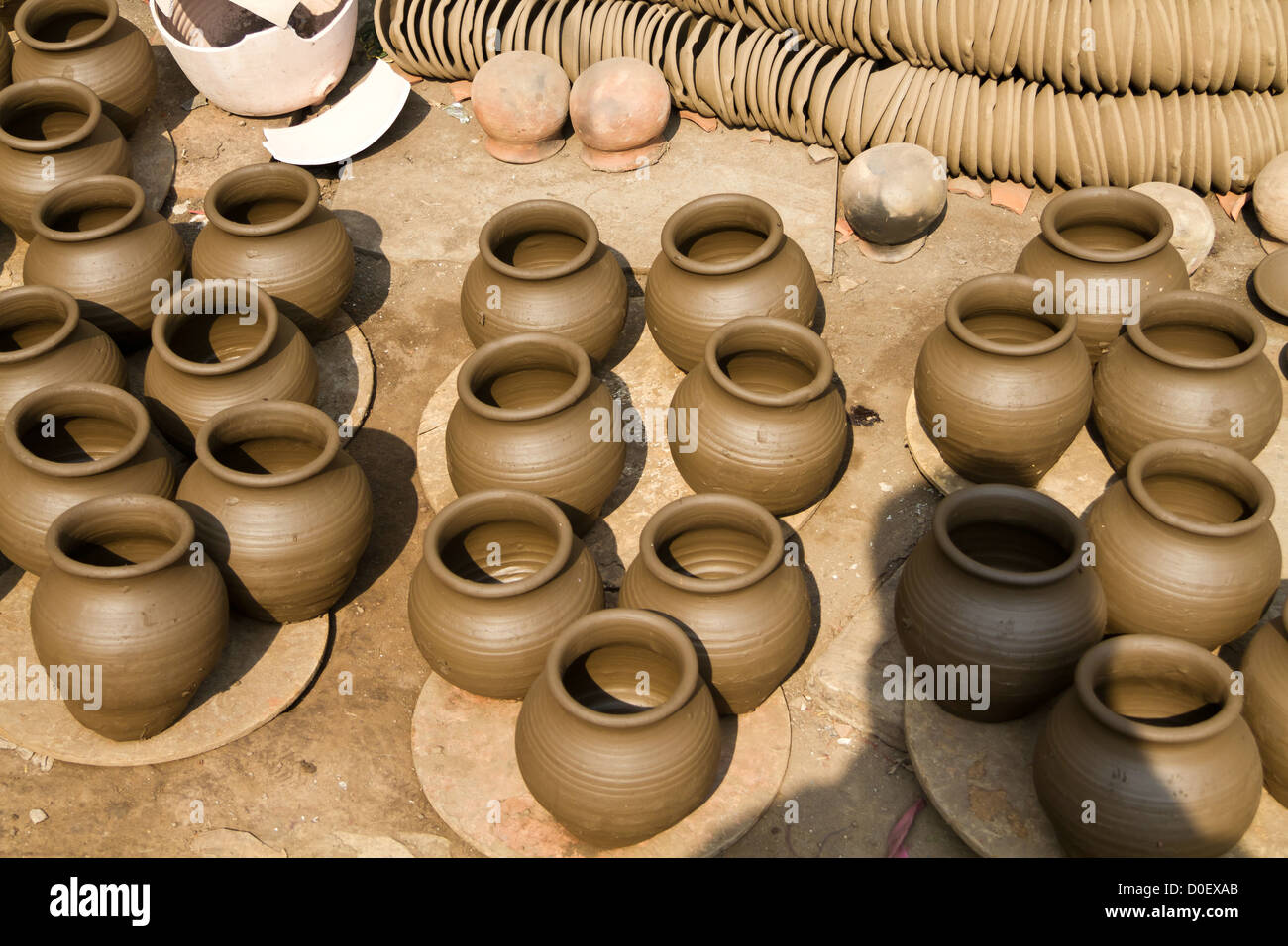 Pottery in the Dharavi Slum in Mumbai, India Stock Photo Alamy