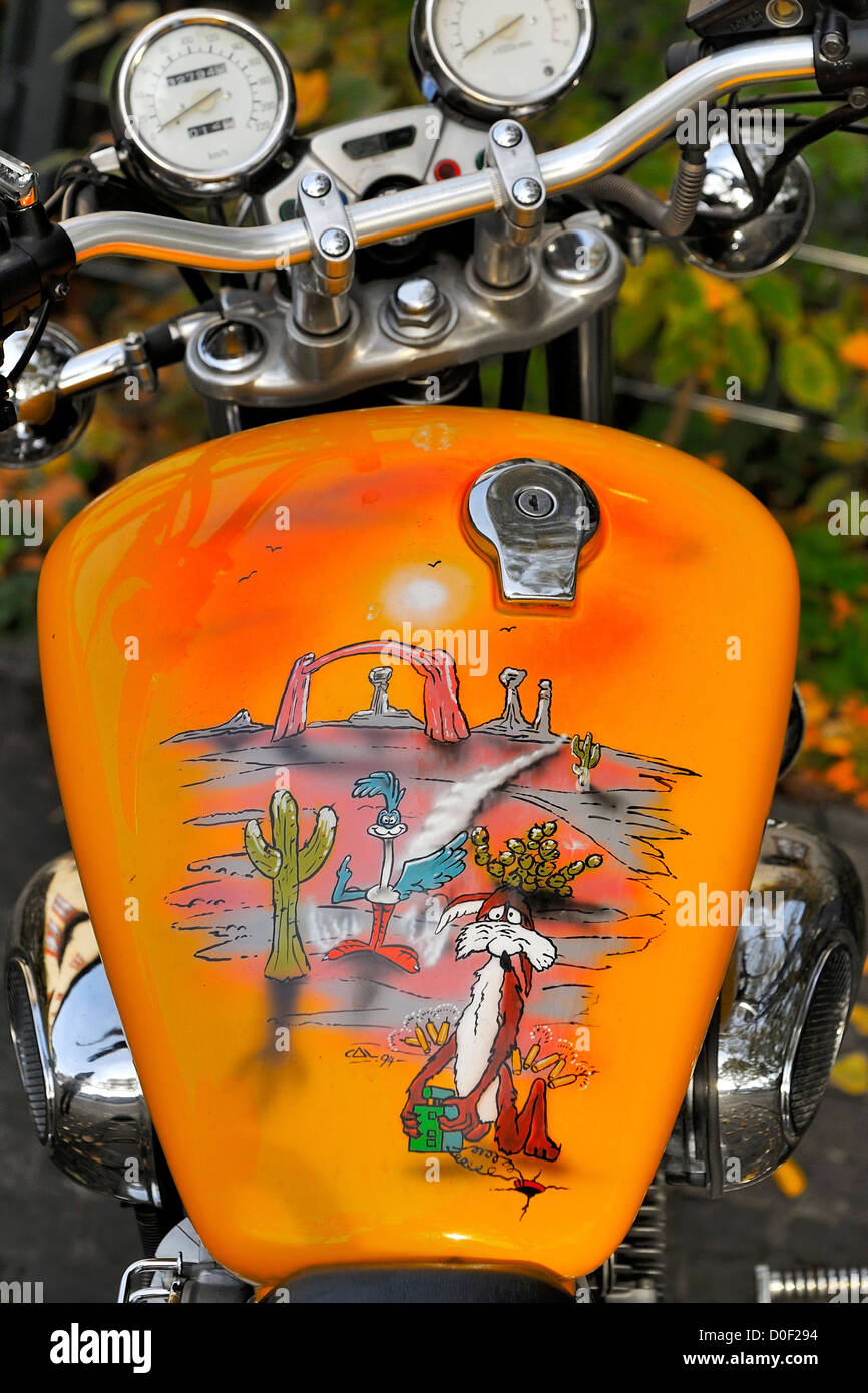 Motorcycle Art - Road Runner and Wile E. Coyote Stock Photo