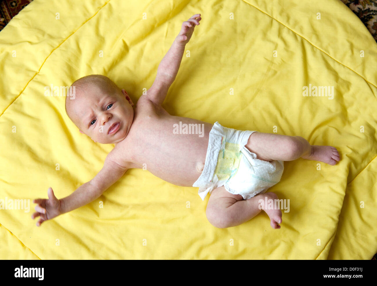 Startle reflex baby hires stock photography and images Alamy