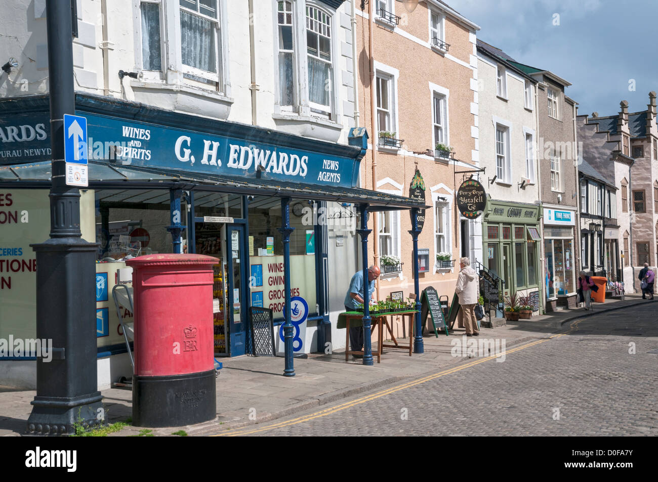 Wales, Conwy, downtown centre High Street Stock Photo
